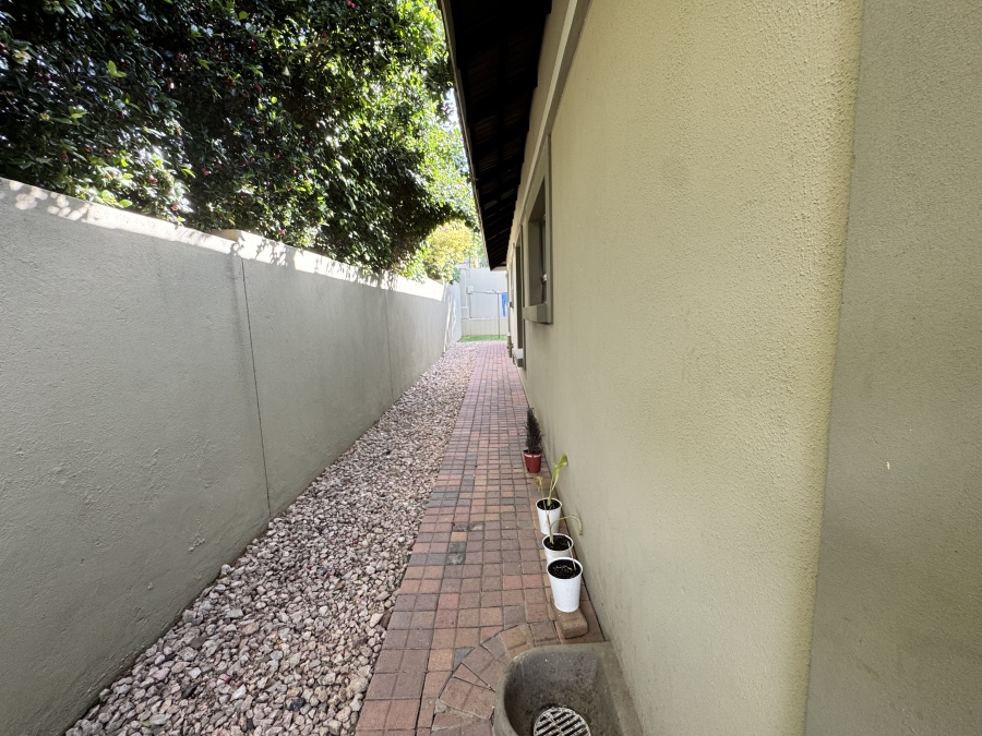 To Let 3 Bedroom Property for Rent in Wilkoppies North West